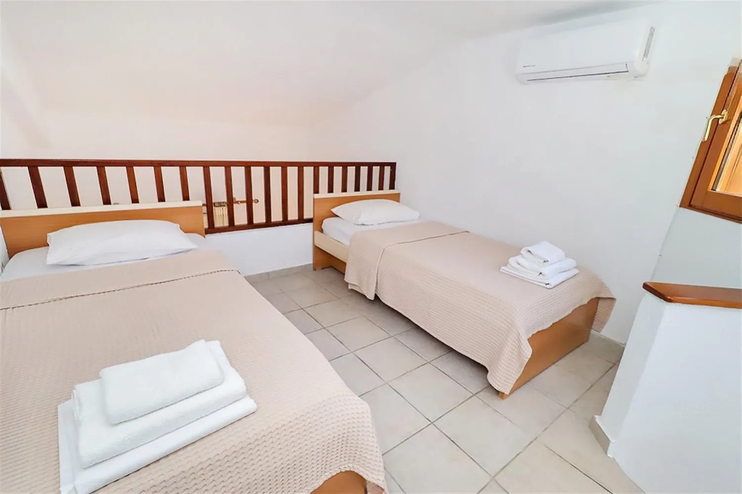 Marias Villa Fourka / 3 Bedrooms 9 Guests